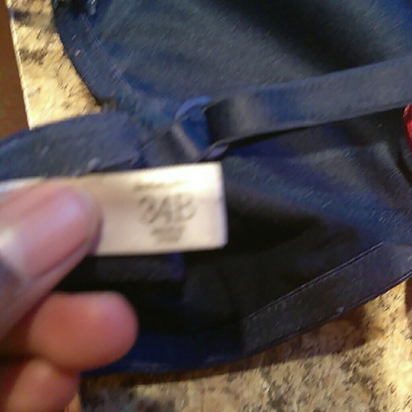 Bras - Picture 4 of 4